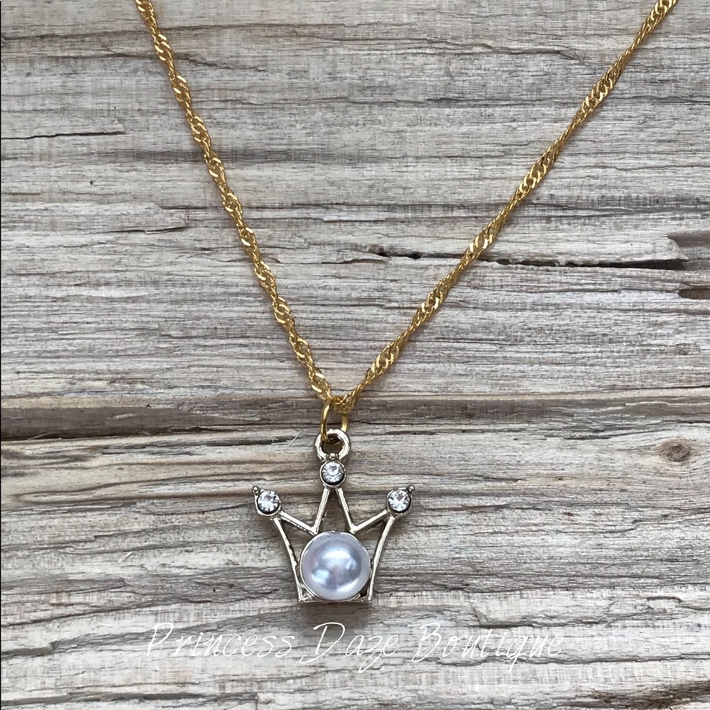 Gold Pearl‎ Crown Necklace